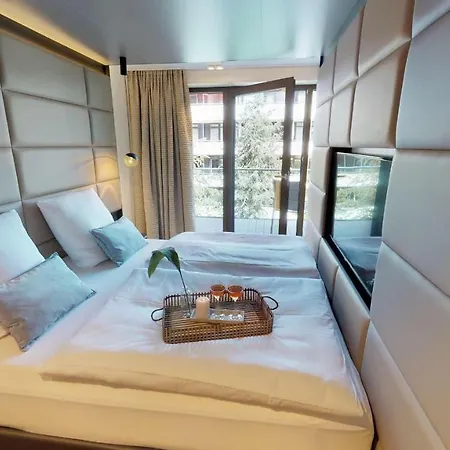 Apartment White Pearl 2.15 *